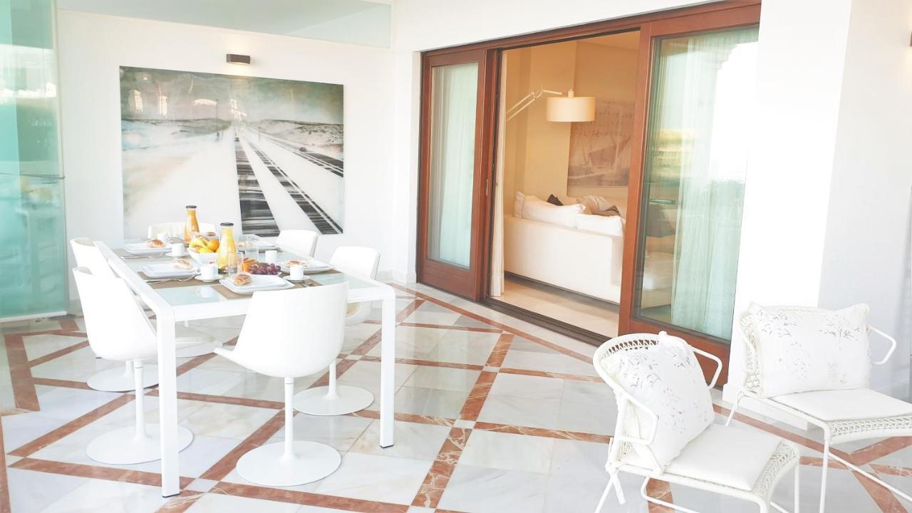 Luxury Apartment Frontal Beach In Doncella Beach Estepona Exterior foto
